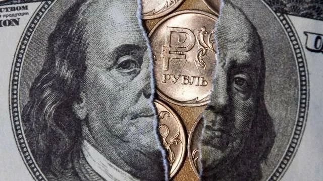 Рубль потянуло вниз. Каковы причины девальвации?