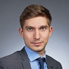 Роман  Антонов