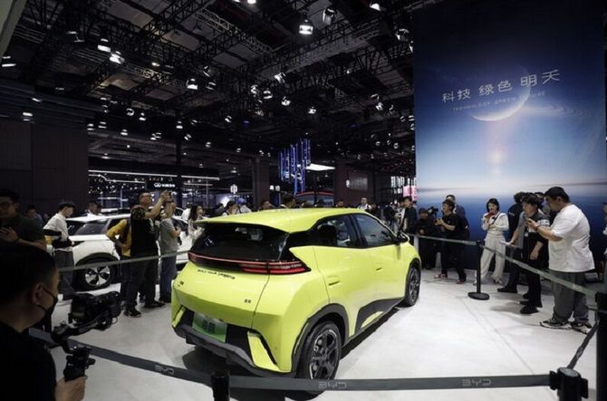 https://www.bloomberg.com/news/articles/2023-04-22/byd-11-450-ev-hatchback-set-to-reshape-china-s-first-car-market