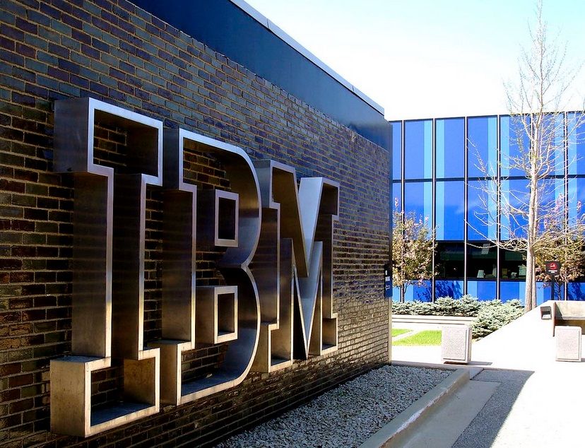 IBM приостановит наем сотрудников, обязанности которых мог бы выполнять ИИ