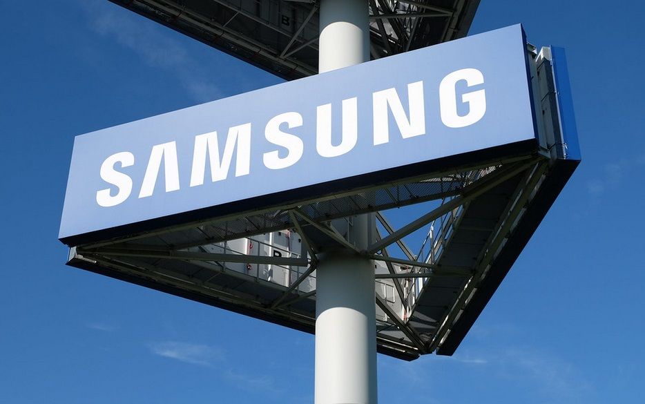 Samsung временно отказался от планов менять в смартфонах поисковик Google на Microsoft