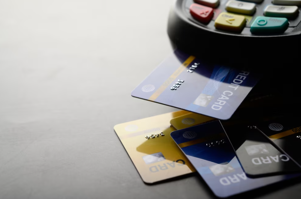 Visa и MasterCard повысят комиссии за совершаемые транзакции