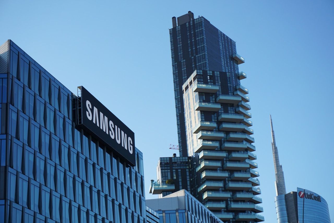 Samsung стала поставщиком памяти для ИИ-чипов Nvidia