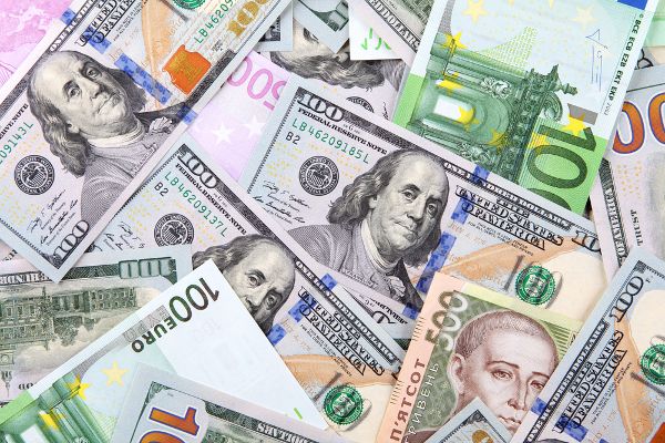 Минфин за более жесткие меры в отношении валютного контроля, ищет консенсус с ЦБ