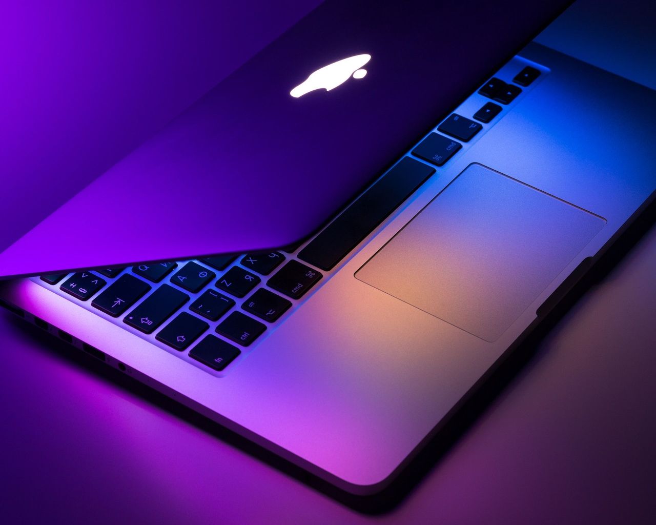 Apple может выпустить бюджетный MacBook, который составит конкуренцию Chromebook от Google