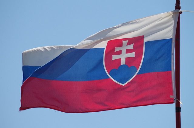 На Западе обеспокоены победой на выборах в Словакии популиста Роберта Фицо