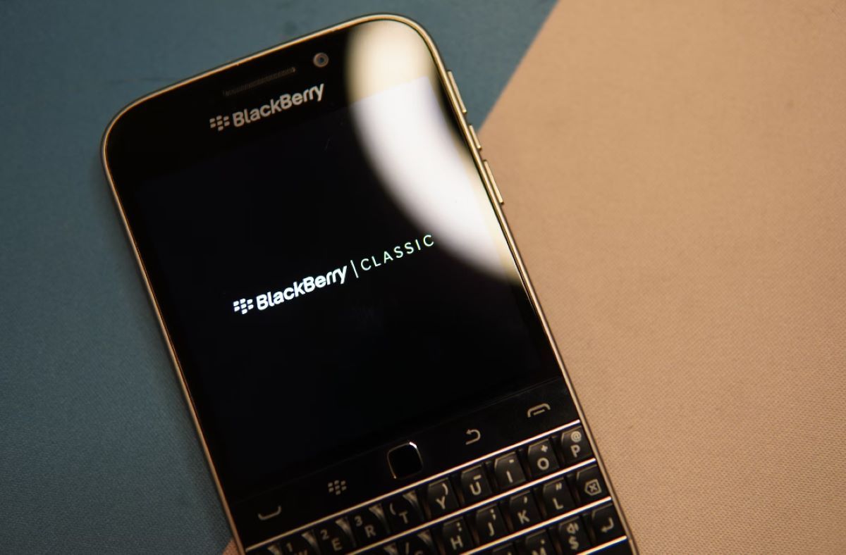 BlackBerry отчиталась о прибыли, фанаты вспоминают о телефонах