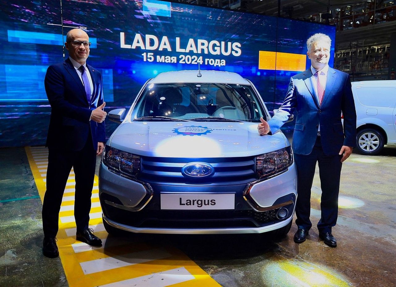 В Ижевске стартовало серийное производство автомобилей LADA Largus