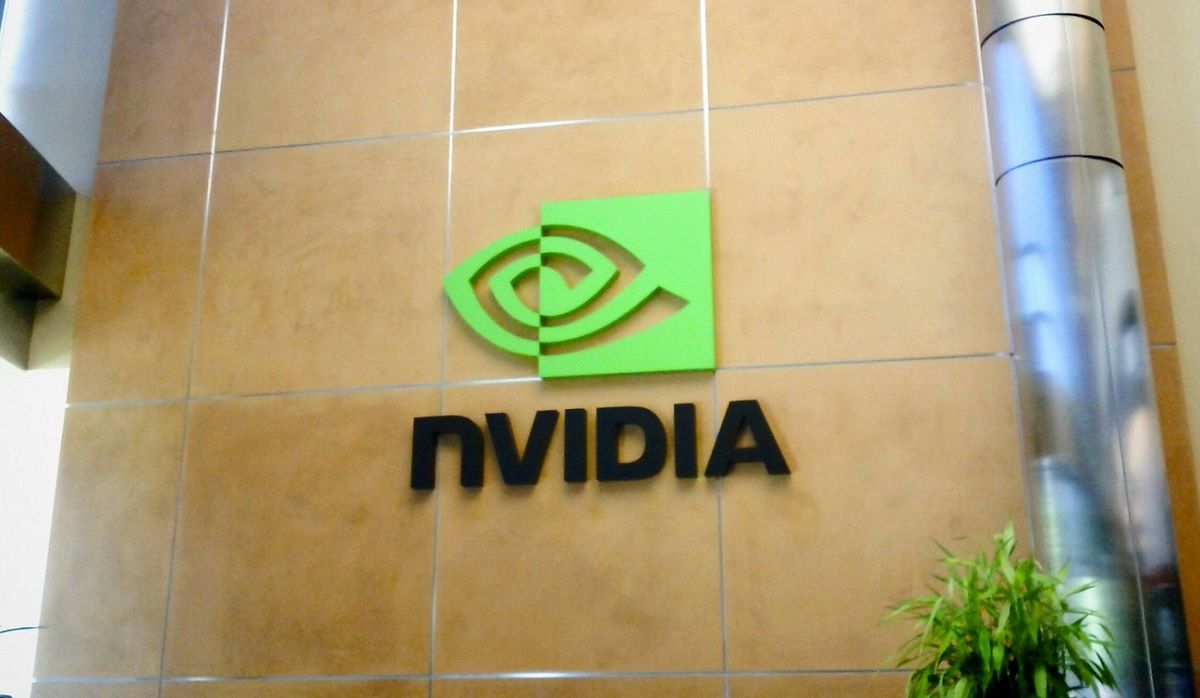 Акции Nvidia впервые превысили отметку в $1000