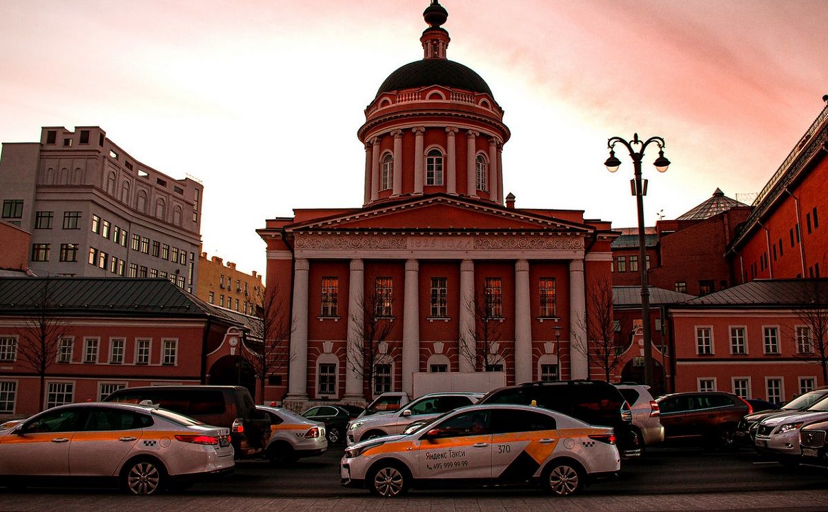 Яндекс запустил сервис такси-лоукостер