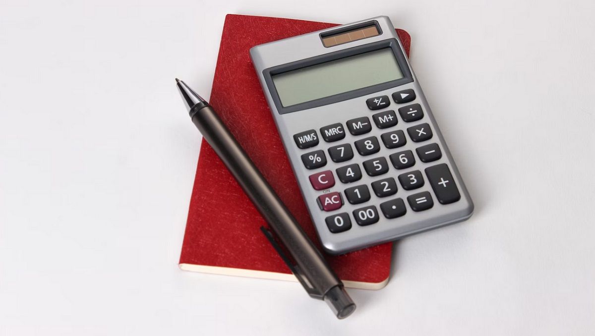 Жесткая ДКП, по словам Решетникова, приводит к активному пересмотру инвестиций компаниями