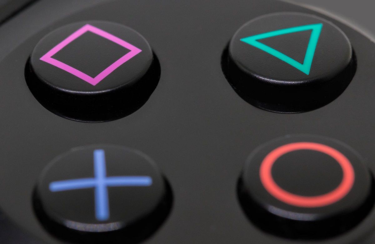 ЕС планирует запретить продажу игровых приставок в Россию